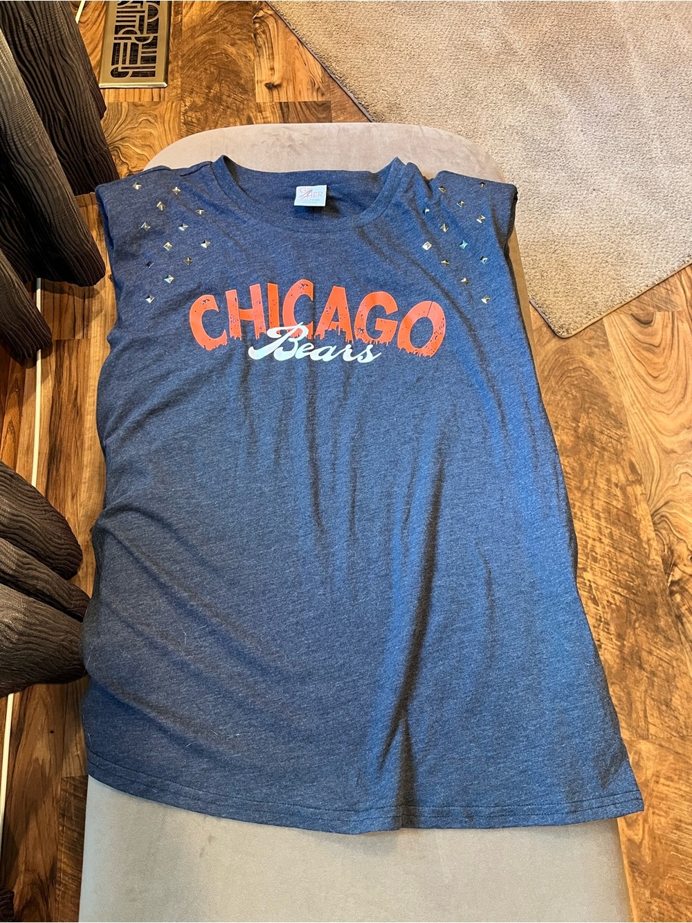 Carl Banks Chicago Bears Women's Navy Blue Stud Accent Tee